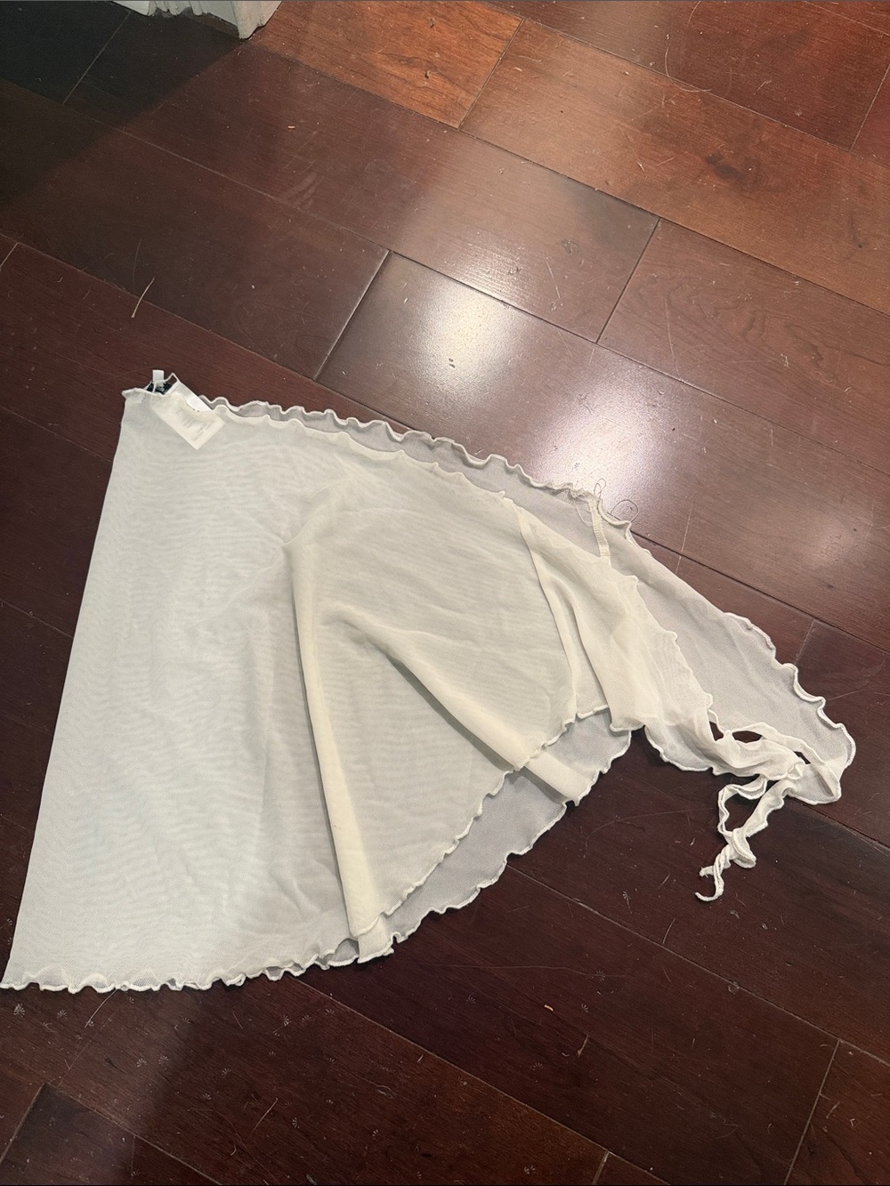 NWOT WeWoreWhat White Sheer Cover-Up Sarong Skirt with Lettuce Edge XS